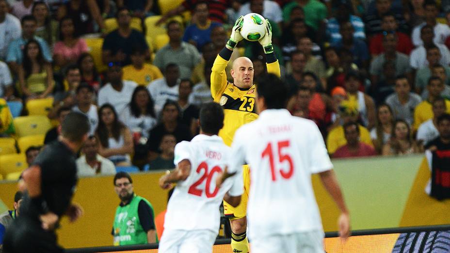 Pepe Reina durante partida entre Espanha e Taiti válido pela Copa das Confederações, nesta quinta-feira (20), no Maracanã