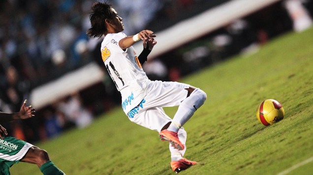 Neymar marcou dois em cima do Guarani na final do Campeonato Paulista, no estádio do Morumbi