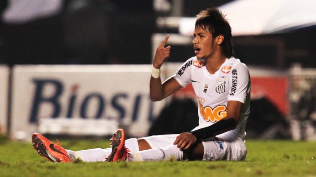 Neymar durante partida disputada entre Santos e Guarani, pela final do Paulistão, no estádio do Morumbi, em São Paulo