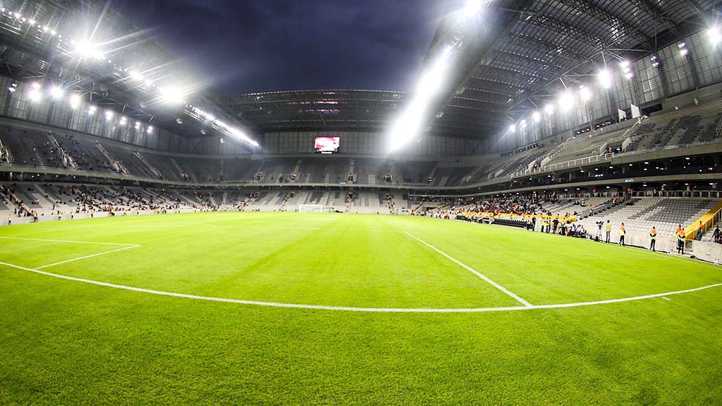 Visão geral da Arena da Baixada, durante o jogo teste entre o Atlético Paranaense e Corinthians