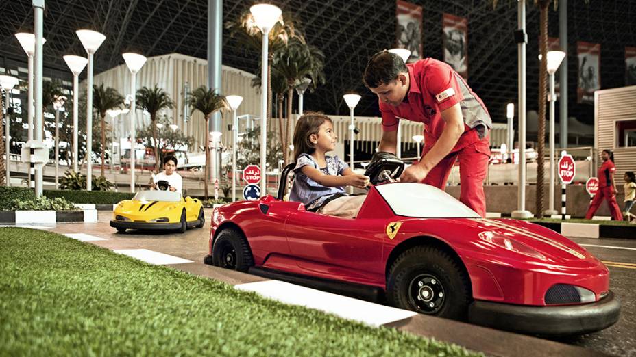 Parque Ferrari World em Abu Dhabi, nos Emirados Árabes