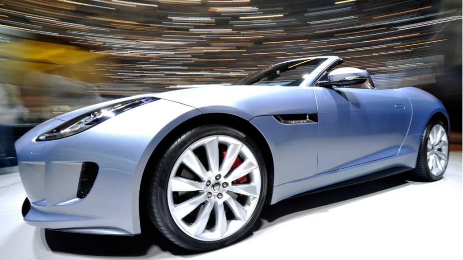 O Jaguar F-Type ficou com o título de melhor design, superando o sedã Mazda6 e o luxuoso cupê Aston Martin Vanquish