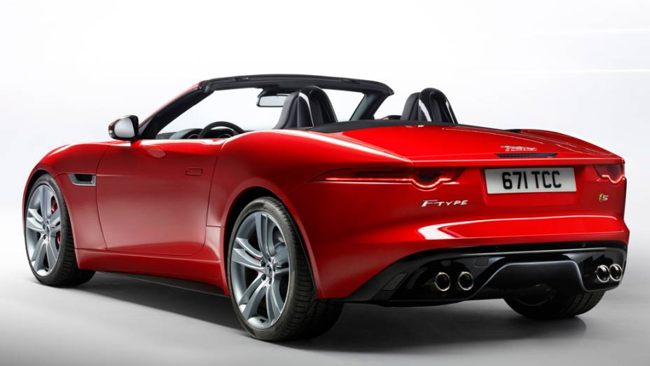 F-Type terá três versões, com motor V6 3.0 de 340 e 380 cv, e V8 5.0, com 495 cv