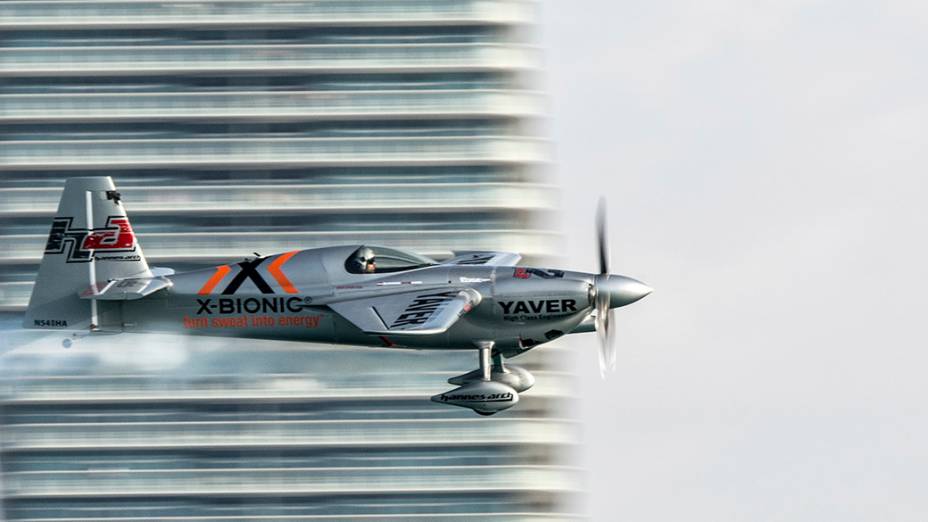 Primeira etapa do Red Bull Air Race em Abu Dhabi, nos Emirados Árabes