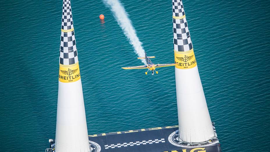 Primeira etapa do Red Bull Air Race em Abu Dhabi, nos Emirados Árabes
