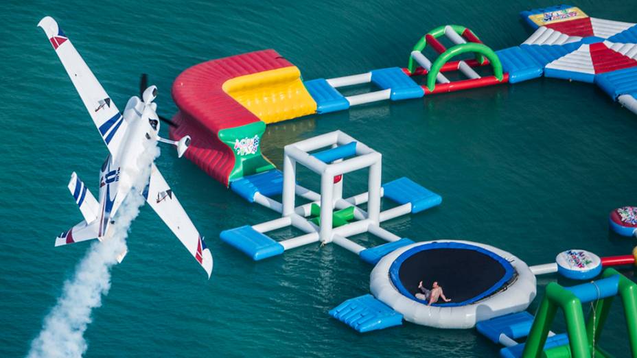 Primeira etapa do Red Bull Air Race em Abu Dhabi, nos Emirados Árabes