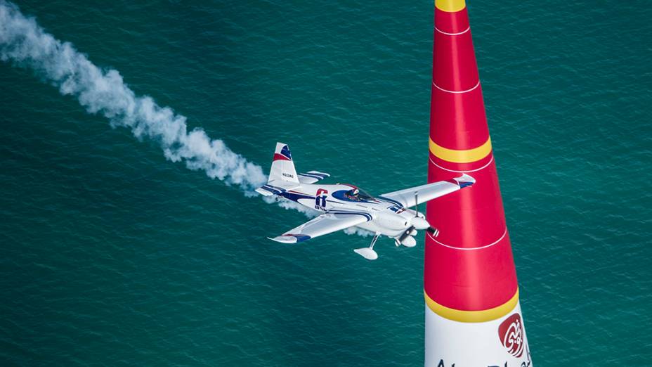 Primeira etapa do Red Bull Air Race em Abu Dhabi, nos Emirados Árabes