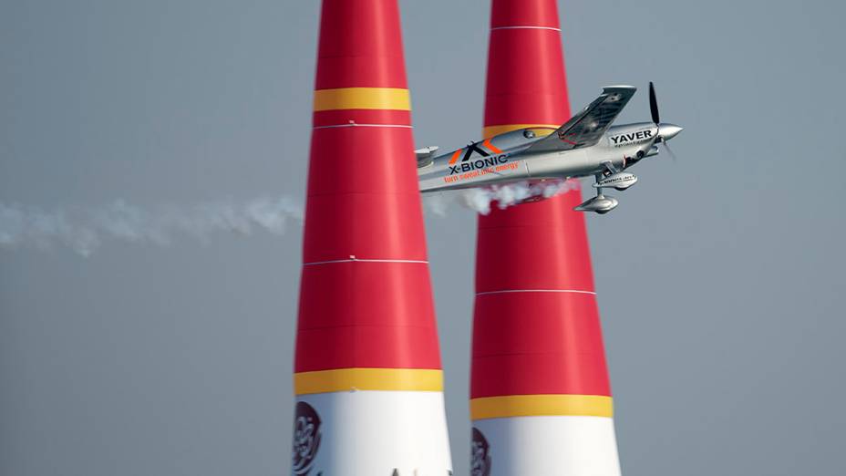 Primeira etapa do Red Bull Air Race em Abu Dhabi, nos Emirados Árabes