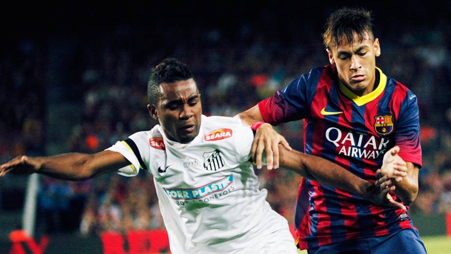 Neymar durante jogo entre Barcelona e Santos no Camp Nou em Barcelona