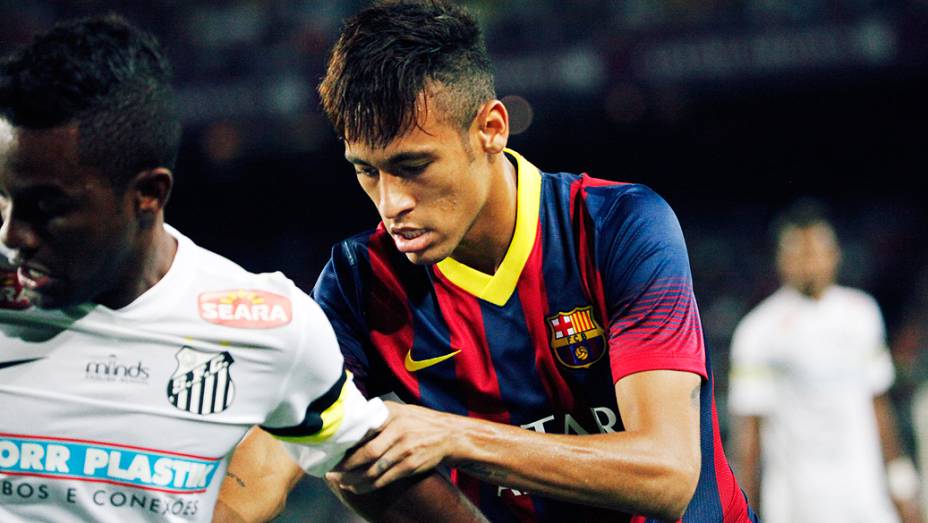 Neymar ajudou na marcação...