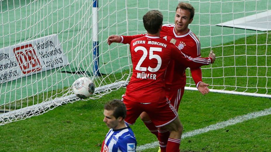 Götze, de cabeça, anotou o segundo do Bayern