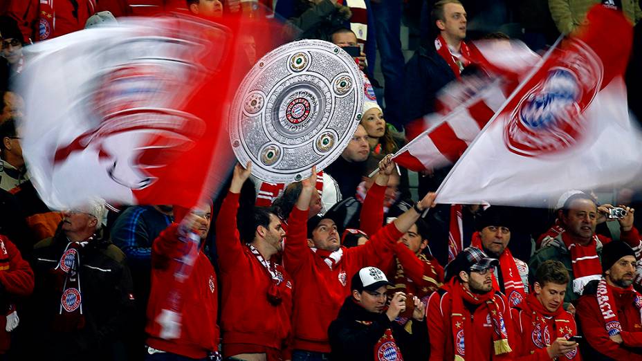 Torcida do Bayern esteve presente na festa do 24º título nacional
