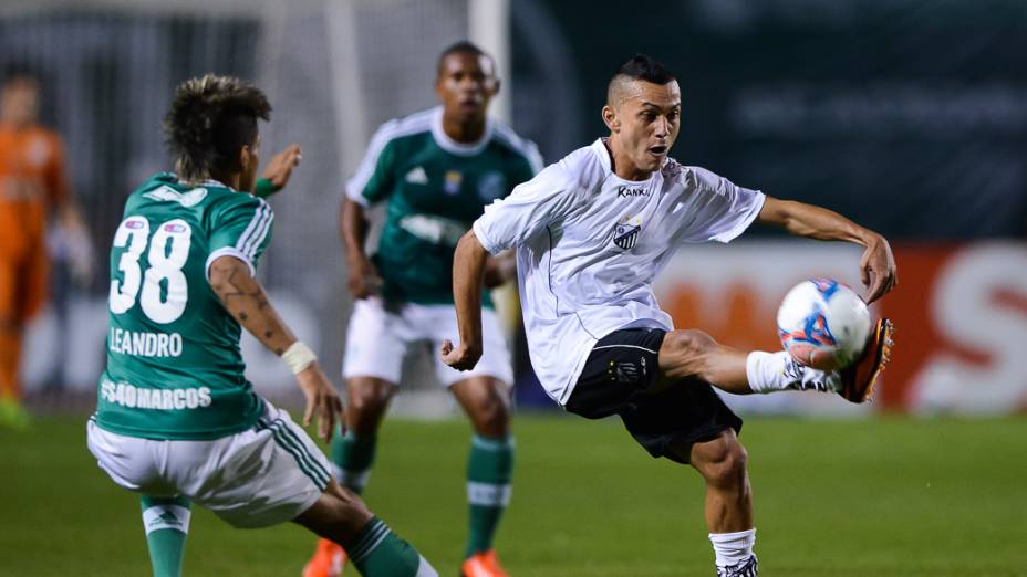 Palmeiras vence o Bragantino no Pacaembu em São Paulo por 2x1 nesta sexta-feira (2)