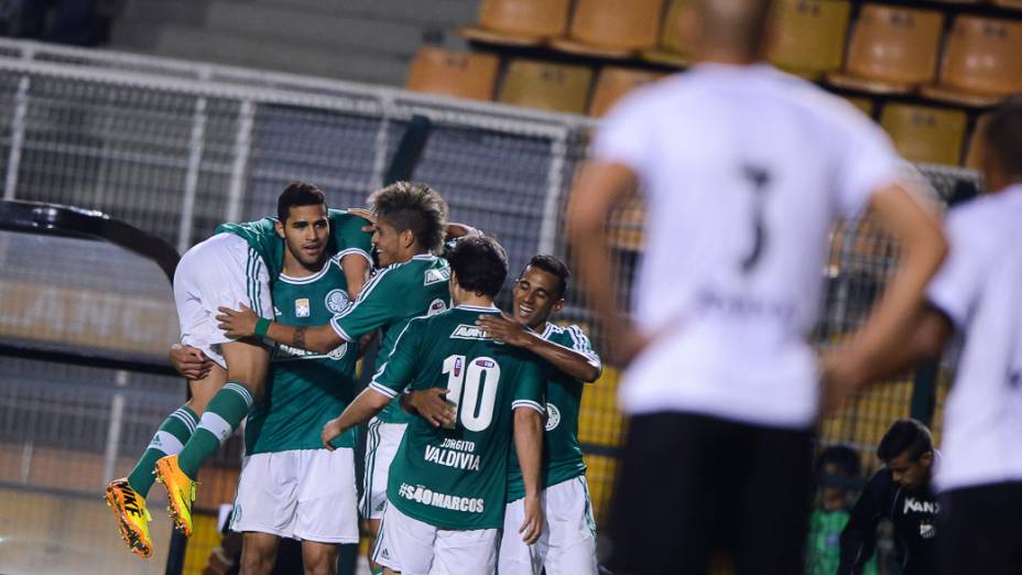 Palmeiras vence o Bragantino no Pacaembu em São Paulo por 2x1 nesta sexta-feira (2)