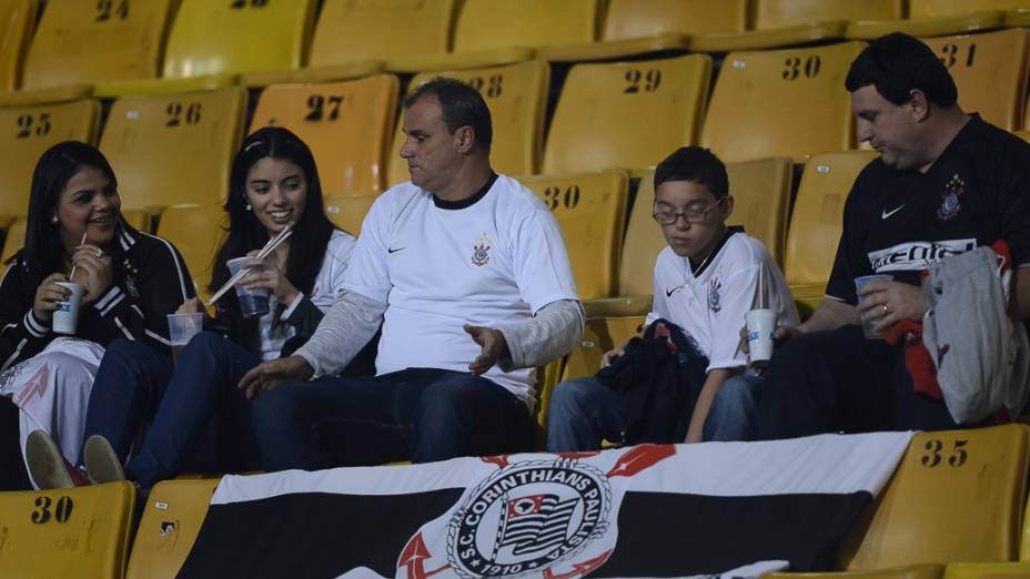 Jogo entre Corinthians e Grêmio no estádio Pacaembu em São Paulo nesta quarta (31)