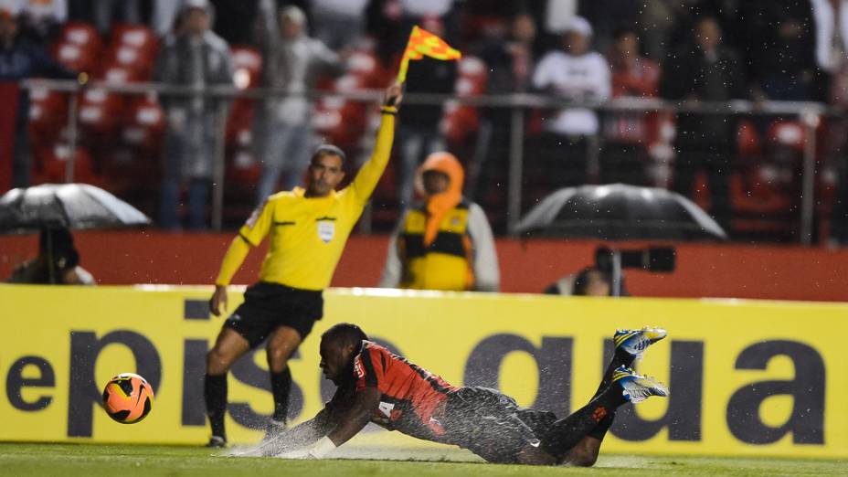 Lance da partida entre São Paulo e Atlético-PR, válida pela 14ª rodada do Campeonato Brasileiro, no estádio do Morumbi - (15/08/2013)