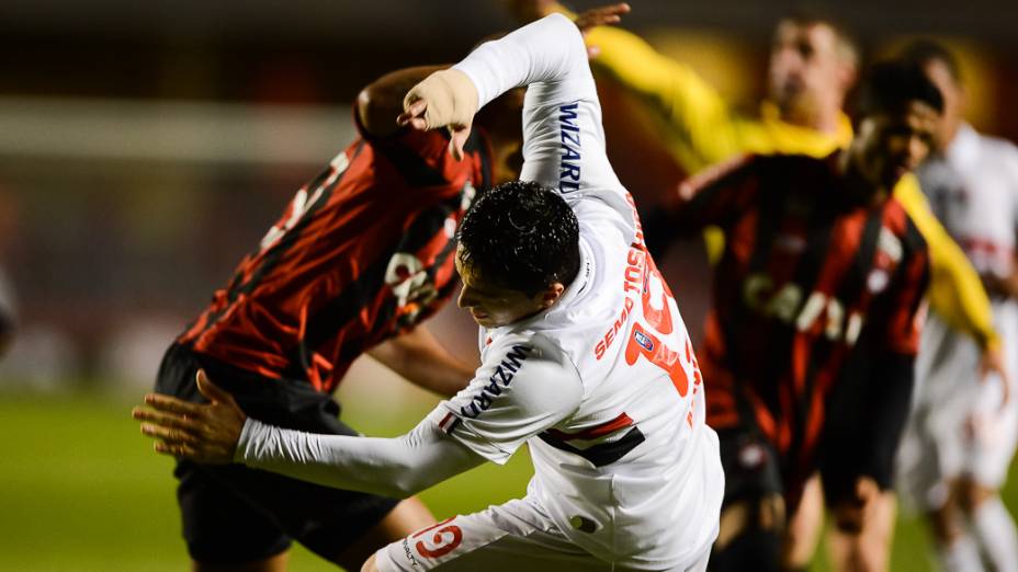 Lance da partida entre São Paulo e Atlético-PR, válida pela 14ª rodada do Campeonato Brasileiro, no estádio do Morumbi - (15/08/2013)