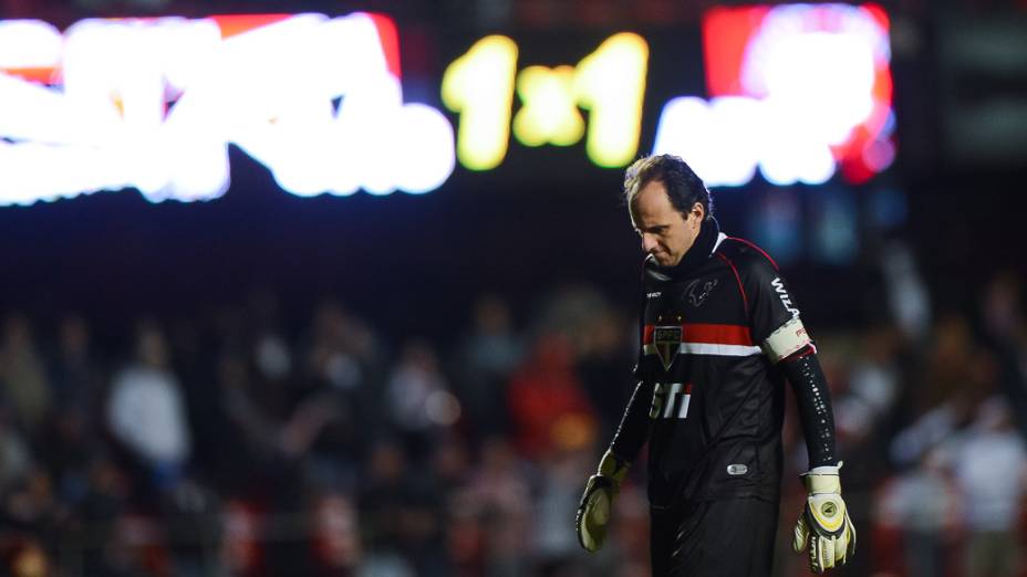 Rogério Ceni durante partida contra o Atlético-PR, válida pelo Campeonato Brasileiro, no estádio do Morumbi - (15/08/2013)