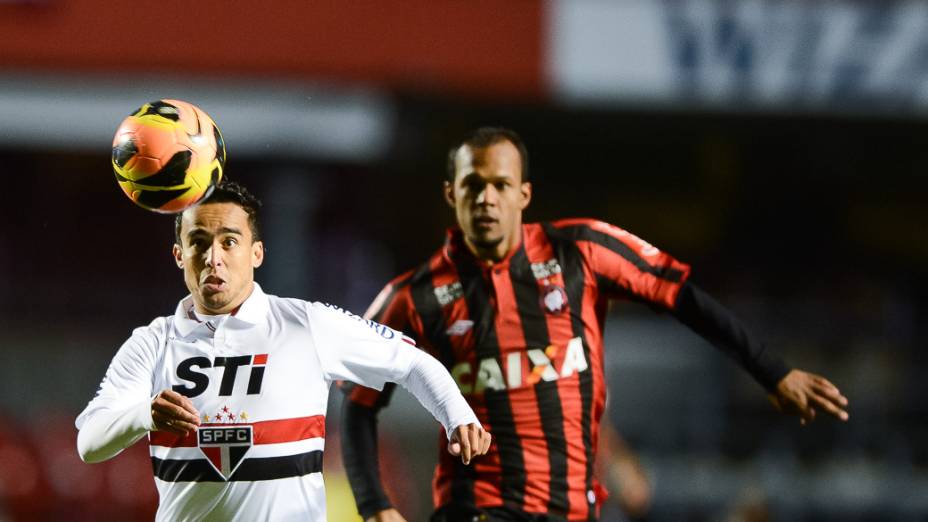 Meia Jadson do São Paulo na partida contra o Atlético-PR, no estádio do Morumbi - (15/08/2013)