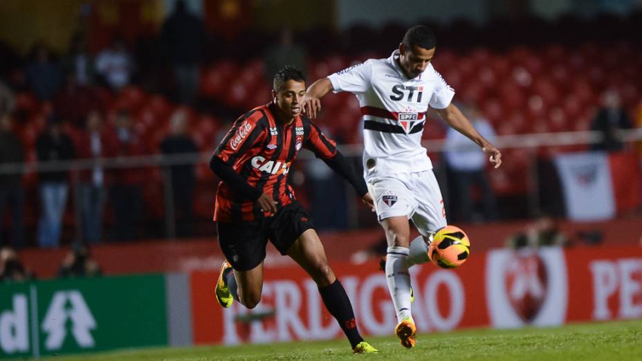 Lance da partida entre São Paulo e Atlético-PR, válida pela 14ª rodada do Campeonato Brasileiro, no estádio do Morumbi - (15/08/2013)