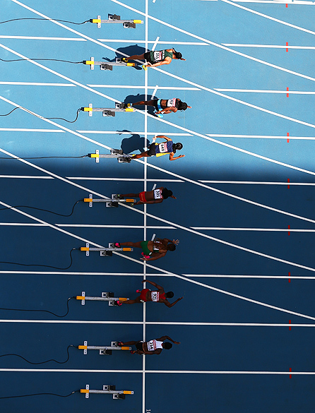 Disputa feminina nos 100 metros durante o Campeonato Mundial de Atletismo, em Moscou