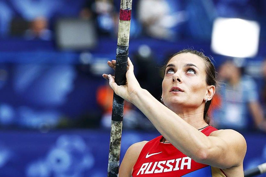 A russa Elena Isinbaeva compete no salto com vara