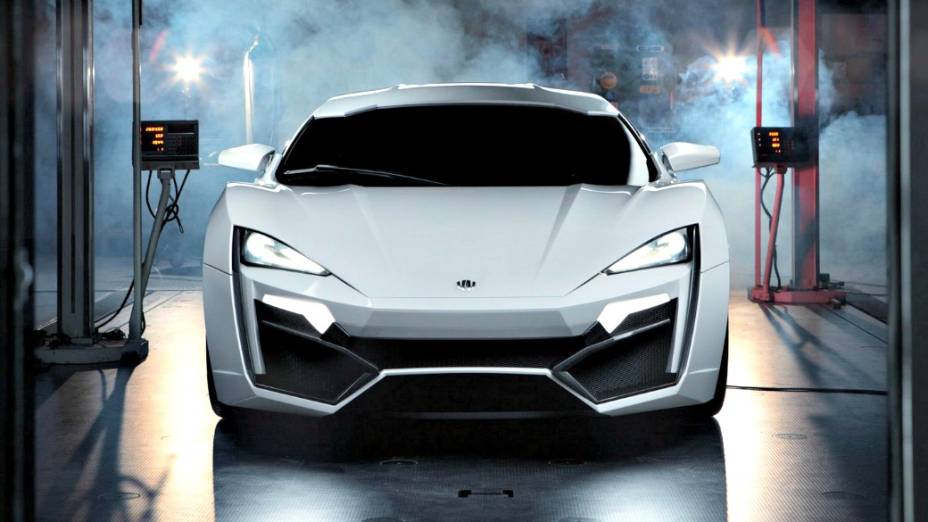 LykanHypersport tem motor biturbo com 750 cv, faz de 0 a 100 km/h em 2,8 segundos e velocidade máxima de 390 km/h