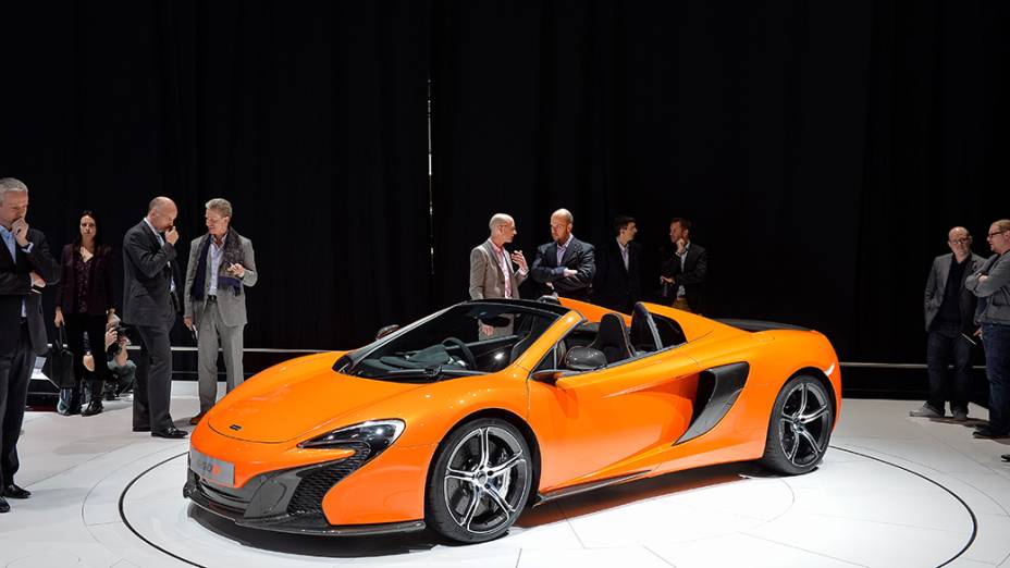 O esportivo McLaren 650s