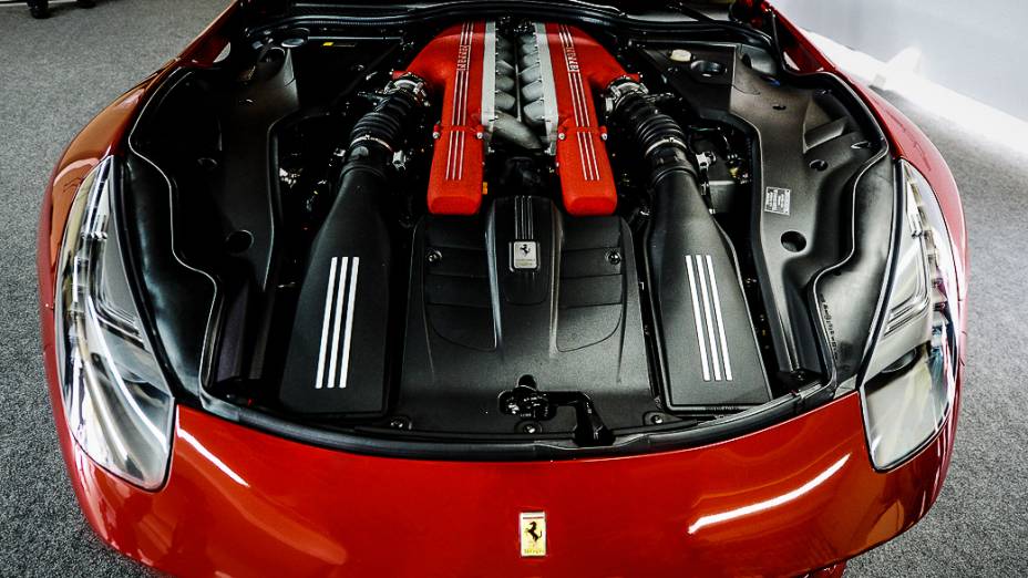 Ferrari F12berlinetta, apresentada no autódromo de Interlagos, São Paulo