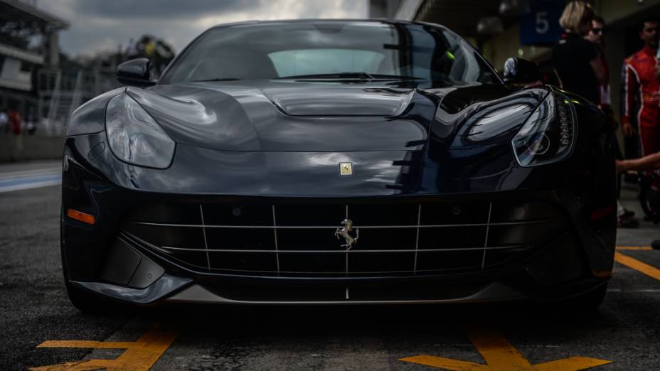 Ferrari F12berlinetta, apresentada no autódromo de Interlagos, São Paulo