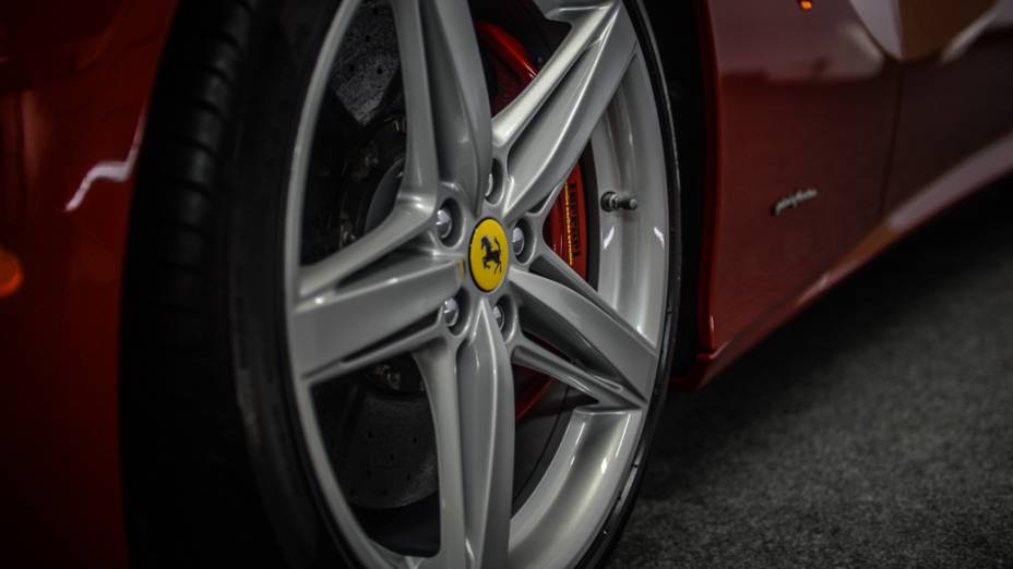 Ferrari F12berlinetta, apresentada no autódromo de Interlagos, São Paulo