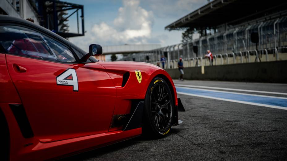 Farrari racing Days: apresentações e competições no autódromo de Interlagos, em São Paulo