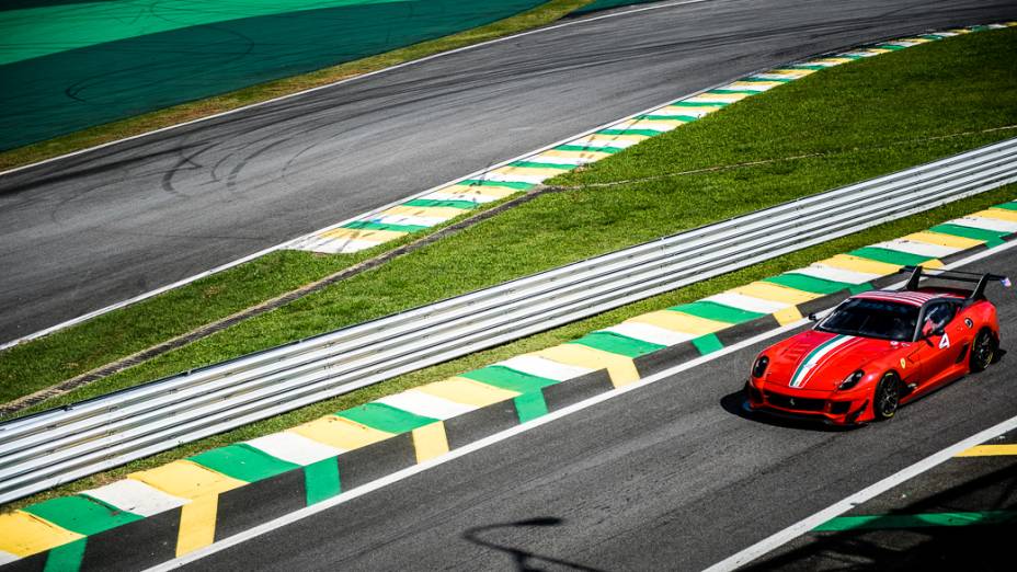 Sessão de treinos durante o primeiro dia do Ferrari Racing Days, no autódromo de Interlagos, São Paulo