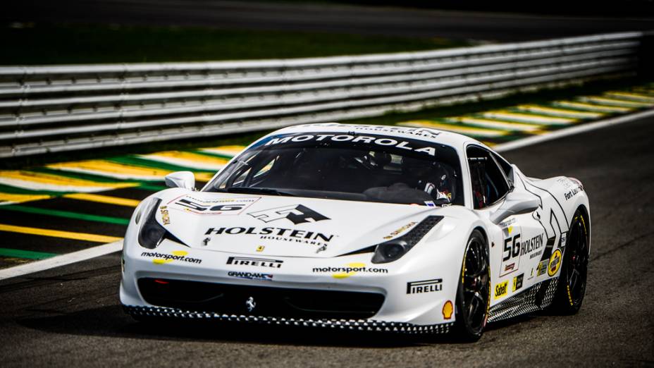 Sessão de treinos durante o primeiro dia do Ferrari Racing Days, no autódromo de Interlagos, São Paulo