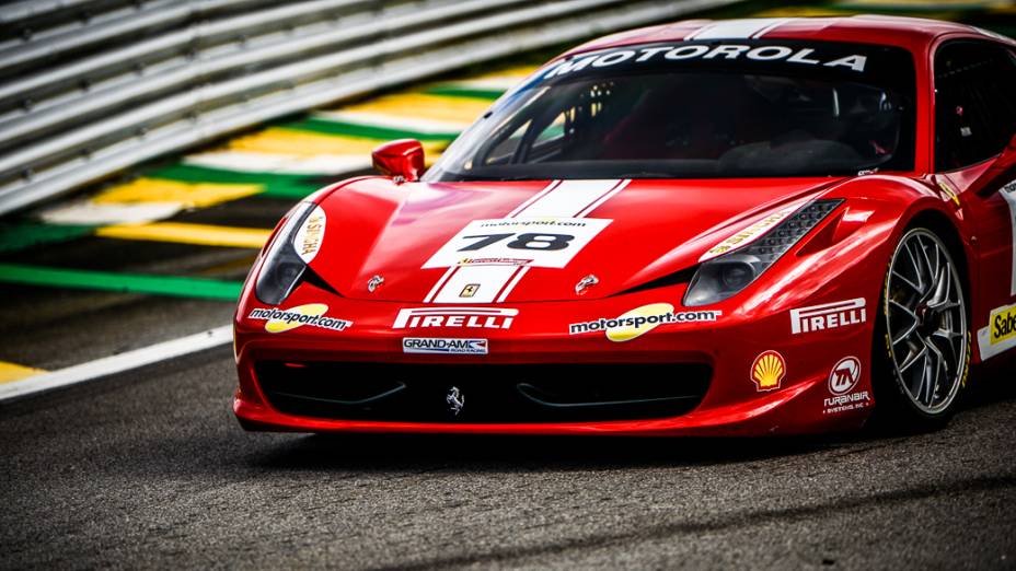 Sessão de treinos durante o primeiro dia do Ferrari Racing Days, no autódromo de Interlagos, São Paulo