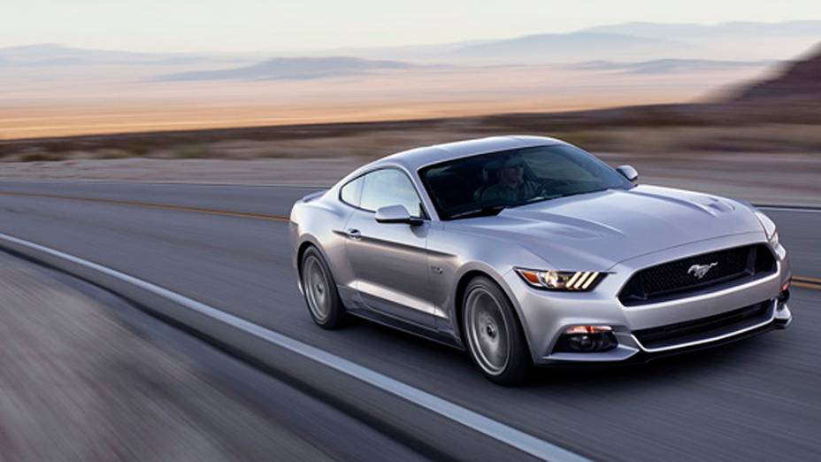 A Ford apresentou nesta quinta-feira o novo Mustang, em lançamento mundial. Além dos motores V6 e V8, terá opção de um 2.3 EcoBoost. A versão GT continua a ter um V8 5.0, com mais de 420 cv