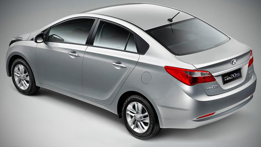 HB20 sedã: versão de entrada já traz ar-condicionado, direção hidráulica, airbag duplo e Bluetooth
