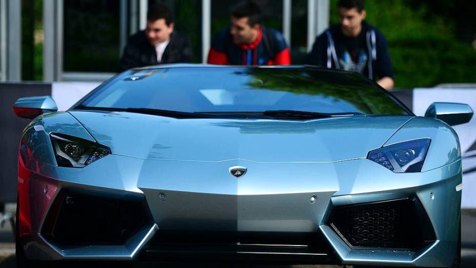 Sucessor do Murcièlago, o Aventador LP 700-4, o atual modelo topo de linha da Lamborghini foi lançado em março de 2011, durante o Salão de Genebra, na Suíça