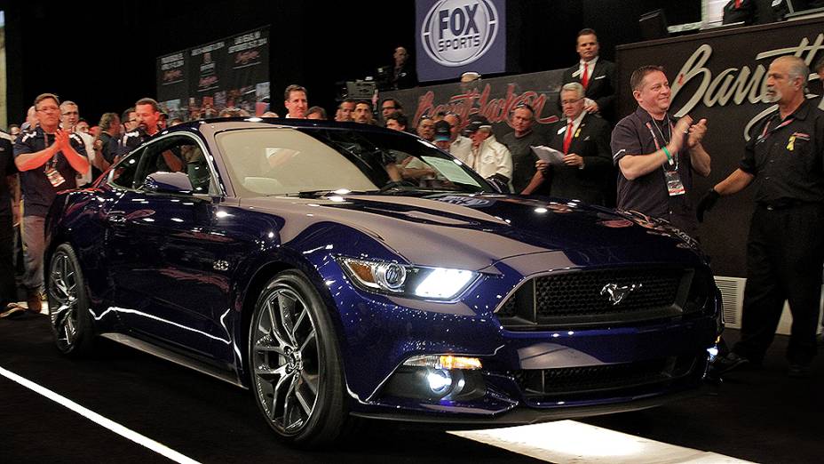 Primeiro Mustang 2015 vai para um colecionador