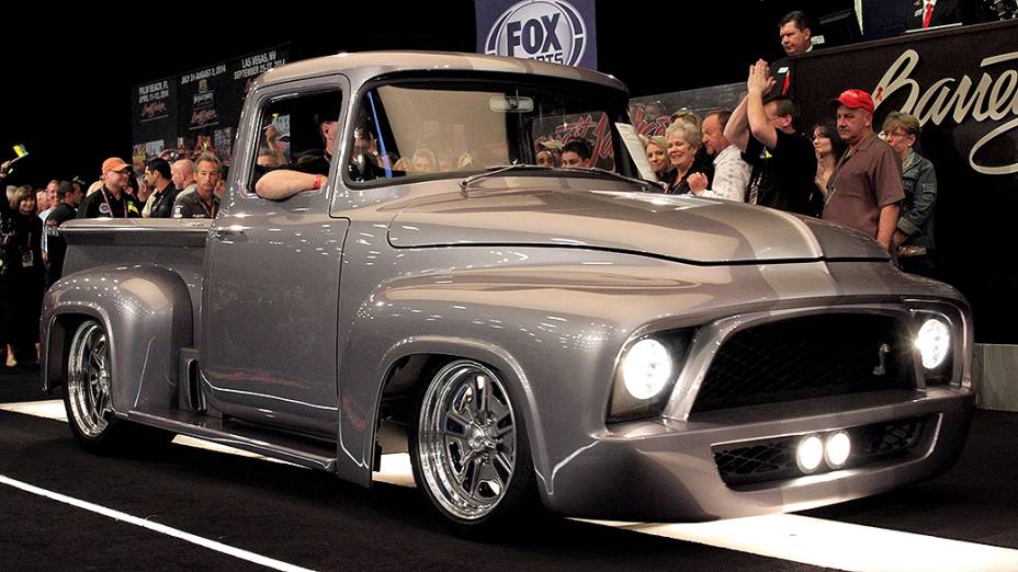 Ford F-100 1956 personalizada para o baixista da banda Kiss, Gene Simmons: mais de 1 milhão de reais