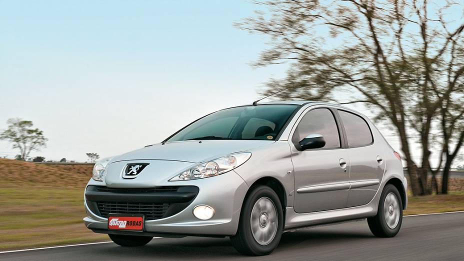 Peugeot 207 Blue Lion 1.4 8V: a álcool, 7,8 km/l (cidade) e 10,0 km/l (estrada); a gasolina, 11,6 km/l (cidade) e 15,0 km/l (estrada)