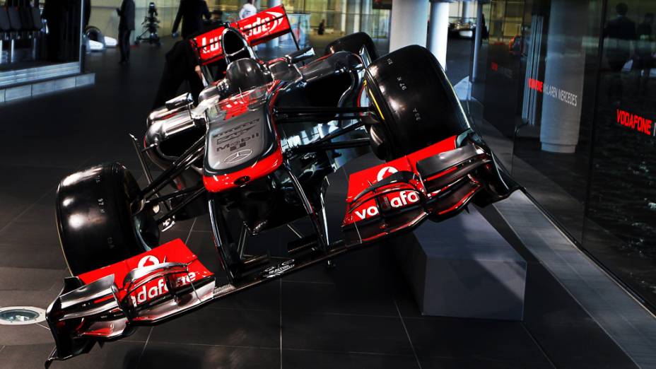 A McLaren apresentou o carro para a temporada 2013, o MP4-28, em Woking, na Inglaterra