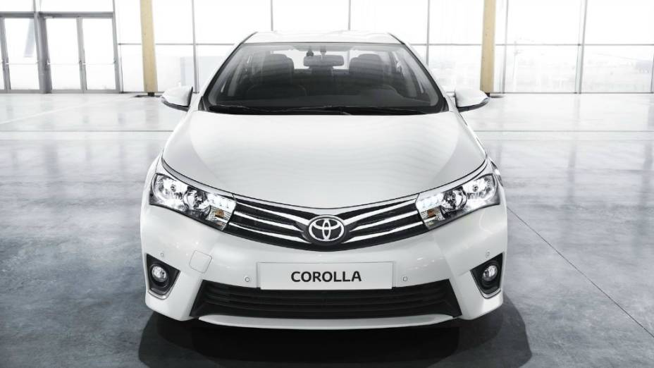  <br><br>  Novo Corolla europeu foi revelado na filial europeia da Toyota