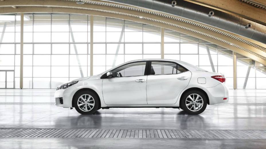 Novo Corolla europeu foi revelado na filial europeia da Toyota