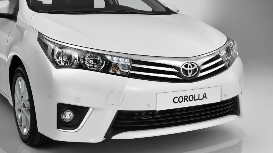 Novo Corolla europeu foi revelado na filial europeia da Toyota
