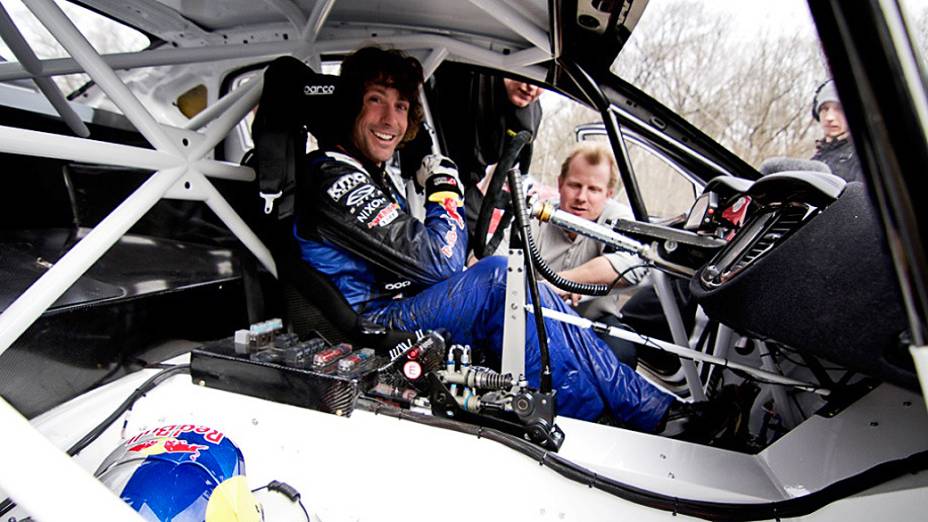 Travis Pastrana correrá com Dodge Dart que tem mais de 600 cv