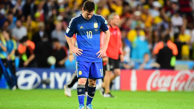 Messi reage ao gol da Alemanha na final da Copa no Maracanã, no Rio