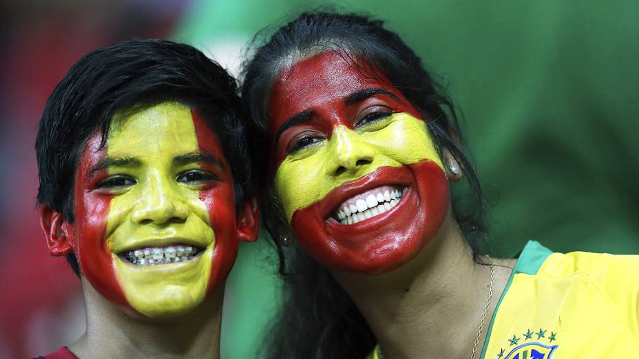 Torcida espanhola na partida entre Espanha e Uruguai pela Copa das Confederações, no Recife