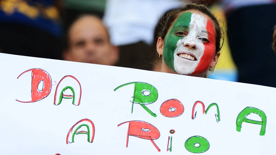 Torcida italiana durante jogo da Copa das Confederações contra o México, no Maracanã