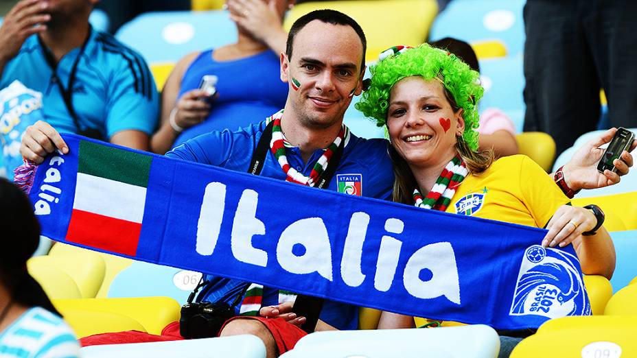 Torcida italiana durante jogo da Copa das Confederações contra o México, no Maracanã